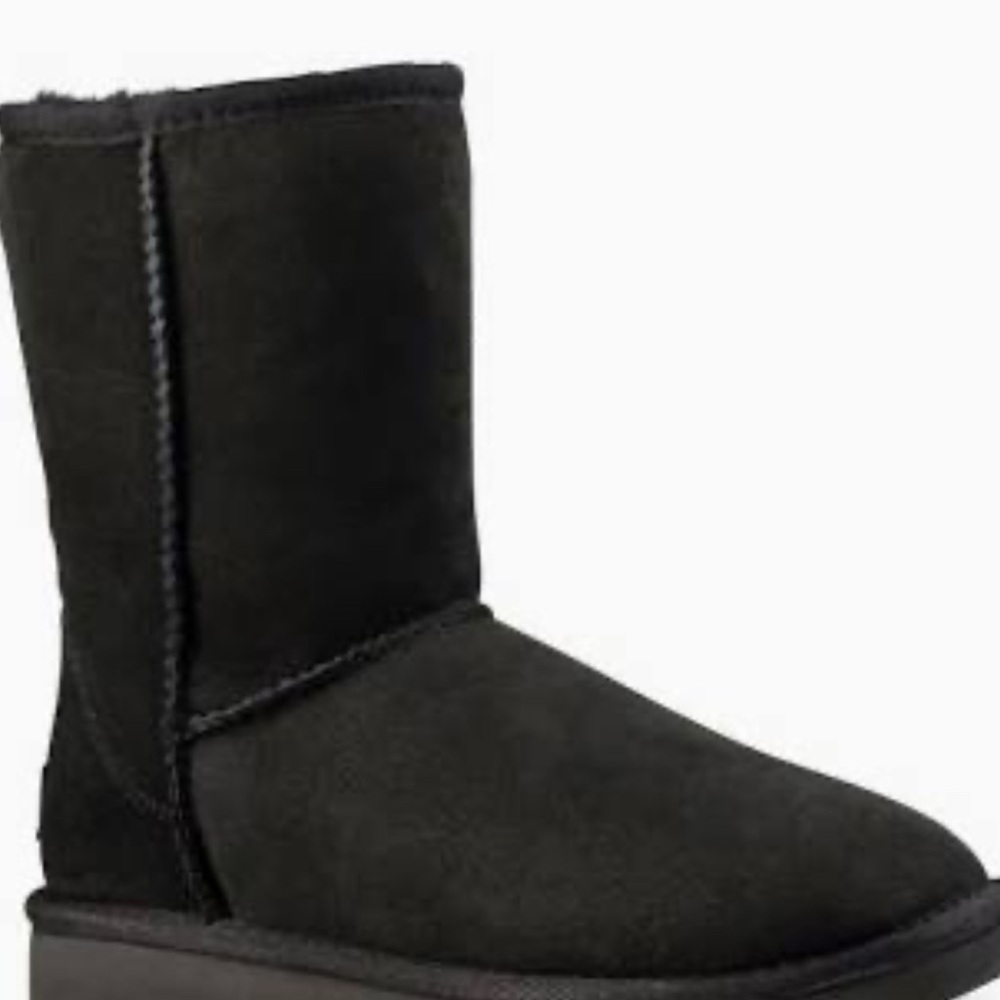 UGG Classic II Short Boot (Women) Size 7 NIB